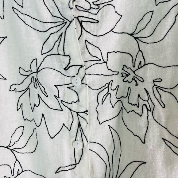 Jones NY white black linen floral embroidered button front coastal top medium - Picture 4 of 8